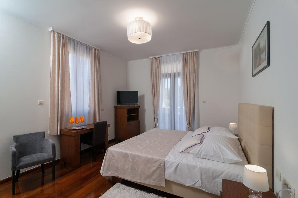 Luxury Rooms Near The Beach1 スプリト エクステリア 写真